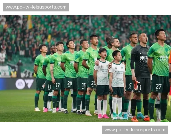 巅峰对决，史诗之战：2014广州恒大与北京国安的绿茵传奇